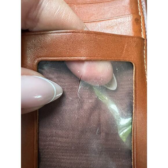 Dooney & Bourke black pebbled leather wallet - Picture 2 of 7